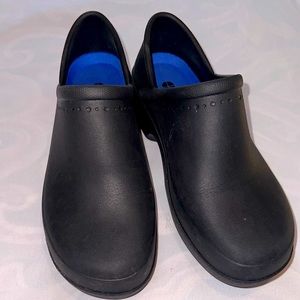 Shoes for crews Discover the comfort and slip-resistant safety of our SFC Clogg